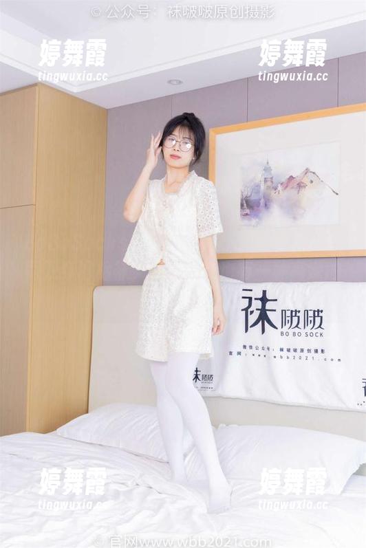 BoBoSocks袜啵啵 - 稚予图集更新——两双穿旧棉袜，那种随意也有一种高深的美。