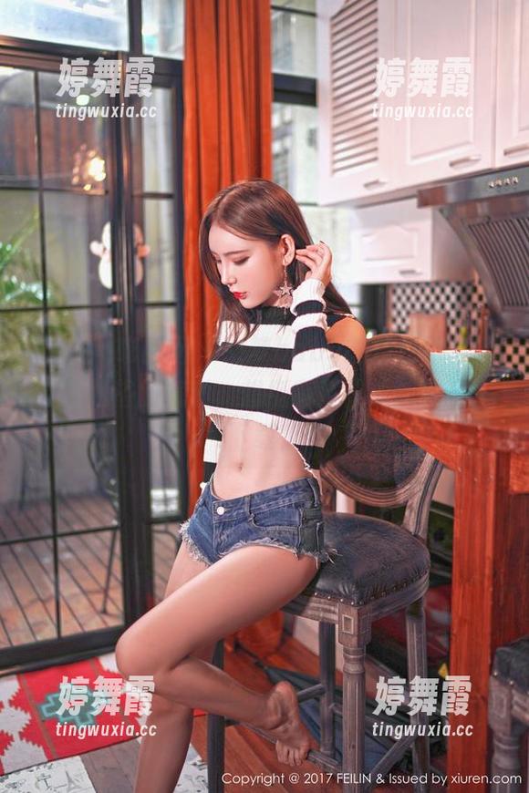 Feilin嗲囡囡-M梦baby Feilin嗲囡囡 - M梦baby的白色写真集有种脱俗的气质,想挺有范儿的就别忘了下载!