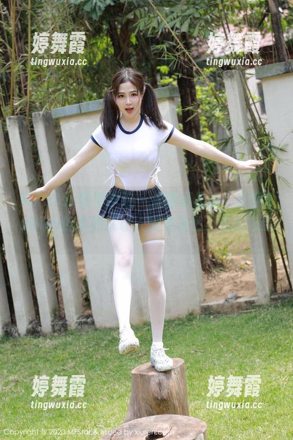 MFStar模范学院 - 满眼都是腿，思淇Sukiiii的美图就让人微微发愁，流连忘返。
