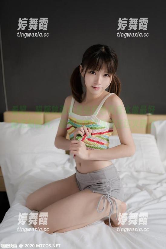 看吧，喵糖映画总是给红色死库水做最好的定制图片，眼看着我就沉浸在这火热之中…