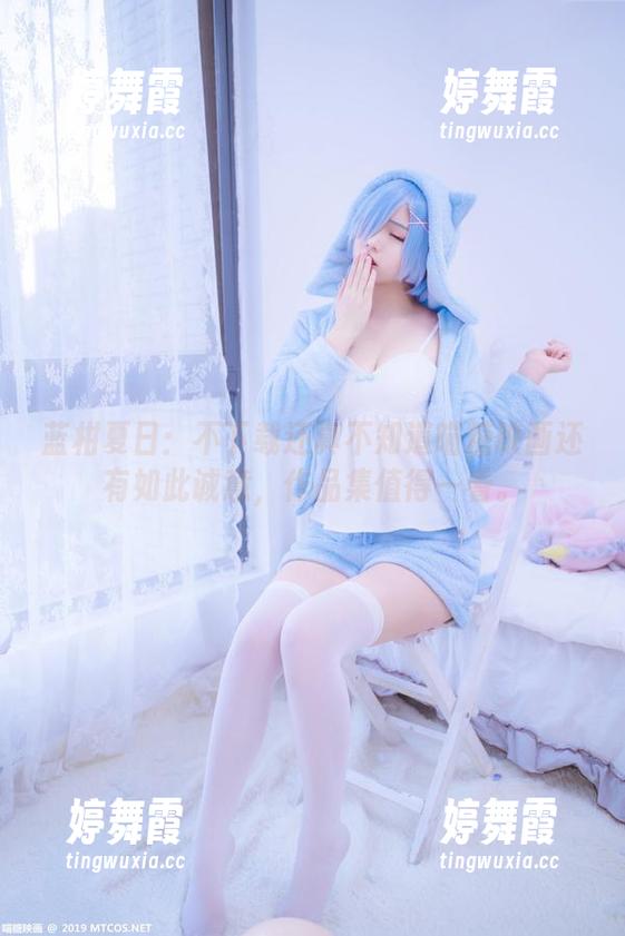 蓝柑夏日：不下载还真不知道喵糖映画还有如此诚意，作品集值得一看。