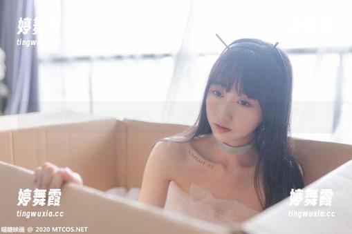 我可能爱上了这个美臀：来自喵糖映画的写真奇幻旅程