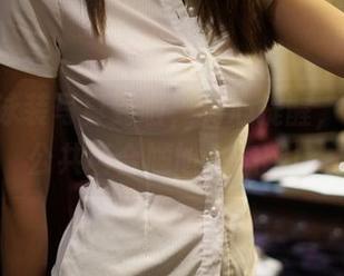 ROSI泳装写真到啦，真心提醒，不要在公共场合尴尬失态哦！