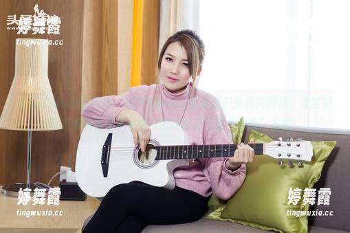 TouTiao头条女神 - 杨漫妮baby带你看户外私房图集，果然拍照和游玩是成年人最好的同时进行的“懒惰”方式！