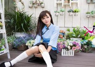 UGirls尤果网 - 周妍希的泳池画报:穿着比水还透明的慵懒