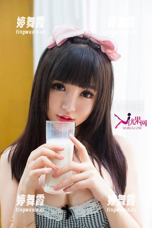 UGirls尤果网 - 略显放荡的纯小希和她的白衬衫作品…小小的干扰！
