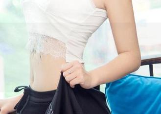 UGirls尤果网 - 绮里嘉用职业装和美图告诉我们,有些效率真的是从外表开始的嘛!