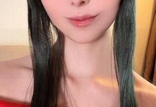 婚纱也要真实感,Vinnegal无圣光套图丢掉的都是滤镜