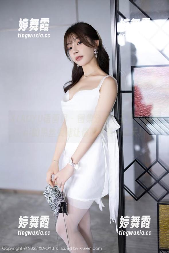 XIAOYU语画界-王馨瑶yanni XIAOYU语画界 - 图集分享!王馨瑶yanni的黑丝美腿让你愿意花一整天!