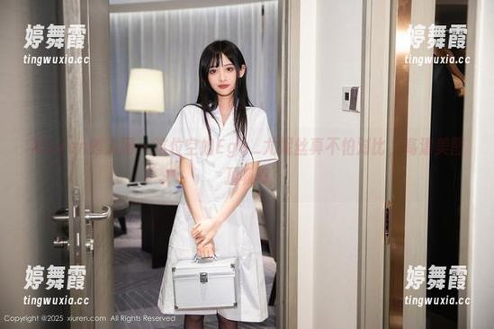 Xiuren秀人网 - 这位空姐Egg_尤妮丝真不怕对比，高清美图顶呱呱
