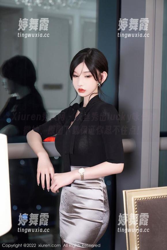 Xiuren秀人网 - 灰丝秀出lucky咏丹的微妙，原图下载保证你忍不住点！