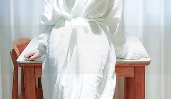 Xiuren秀人网 - 私房里的奈汐酱nice:这校服真有“历史”感啊
