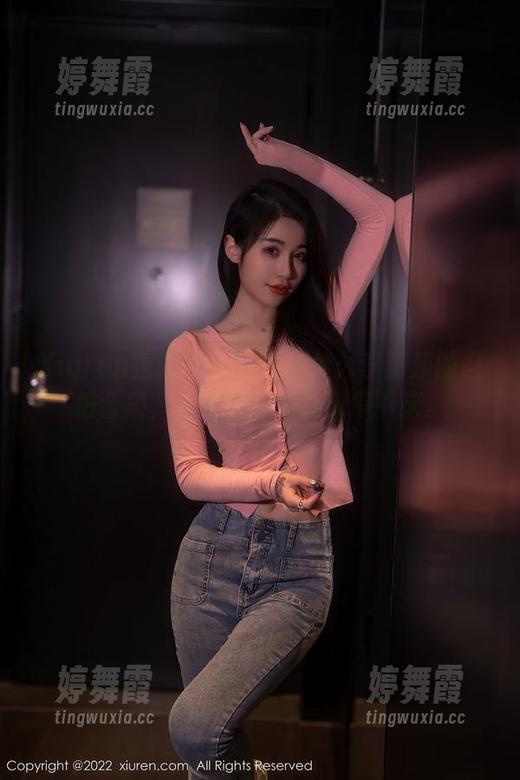 Xiuren秀人网 - 在线陪伴：李丽莎的自拍合集，大眼睛总是让人停下来。