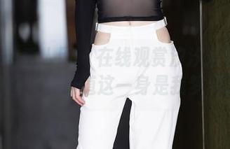 Xiuren秀人网 - 在线观赏汐汐爱吃草莓的旗袍图集,难道这一身是我梦到过的?
