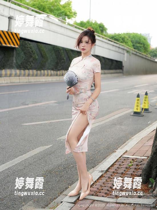 Xiuren秀人网 - 糟了！我被芈琳娜的天使美图迷住了，图包直接戳中我的小心脏！