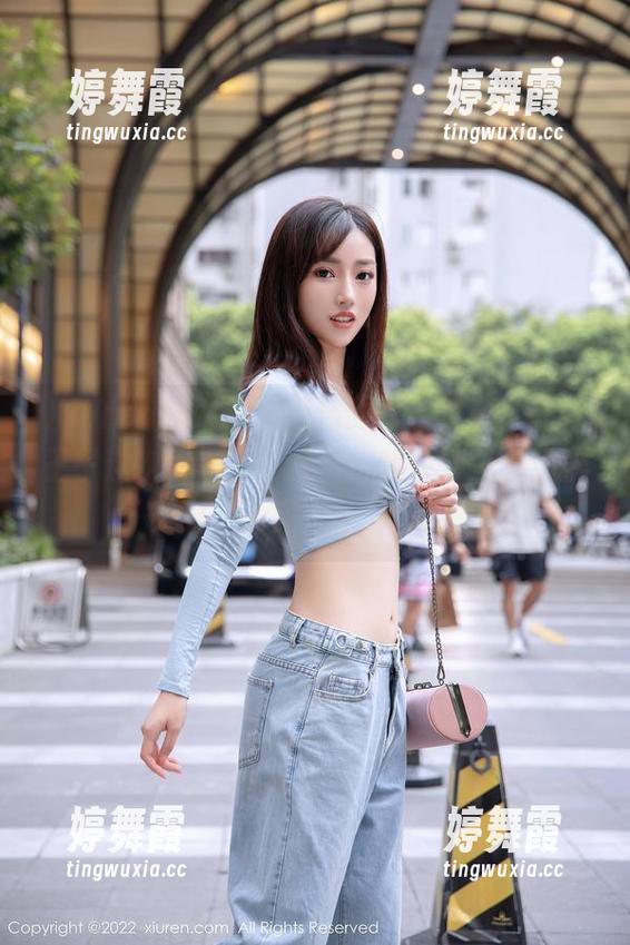 Xiuren秀人网-轩轩王子 Xiuren秀人网 - 精选的双人写真,轩轩王子这次又来了,竟然让我感到一丝嫉妒,天哪,问问他怎么做到的?