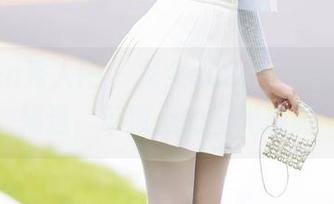 Xiuren秀人网 - 龙女sunny的奶牛套图精选,草原上的星光美照