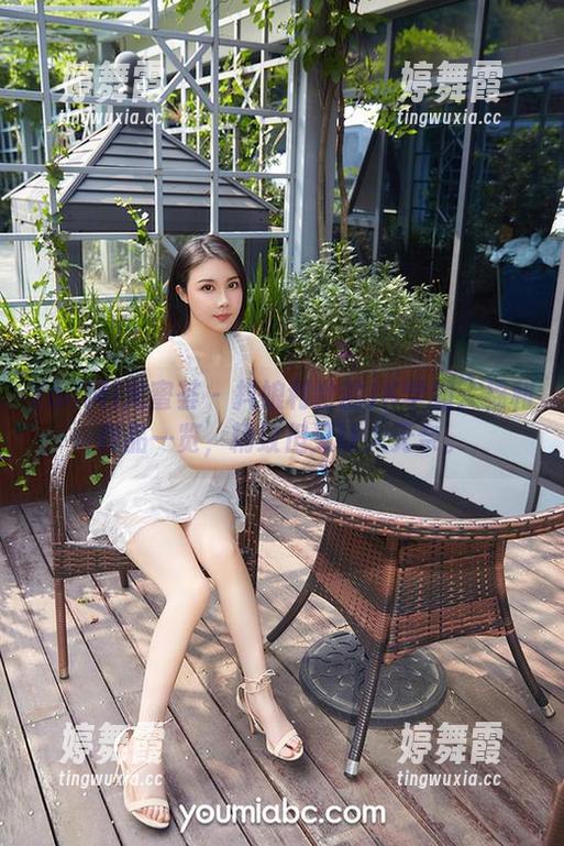 YouMi尤蜜荟 - 抖娘利世的JK学姐：福利作品一览，精致但又让人无奈。