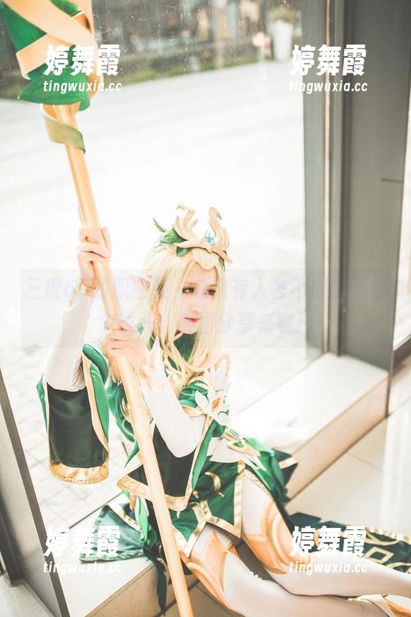 三度69 三度69的职业装,总是有人舍不得离开那个镜头。美图分享来啦!