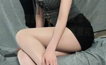 丽柜 - 司琪驾驭白衬衫，大家可以开始站着说话不腰疼，毕竟她的气质完全不简单！