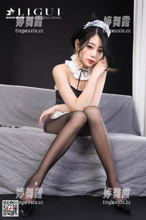 丽柜 - 水手服新演绎？怡萱的原图全套显示了另一种风味。