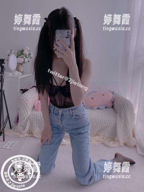 “二阶堂宅绘子”在户外的随意漂流，带来意想不到的福利图包，快来看看吧！