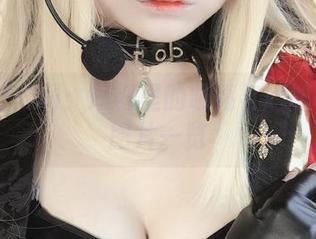 佳佳好难啊:短裤里的明亮与尴尬–精选图片一览