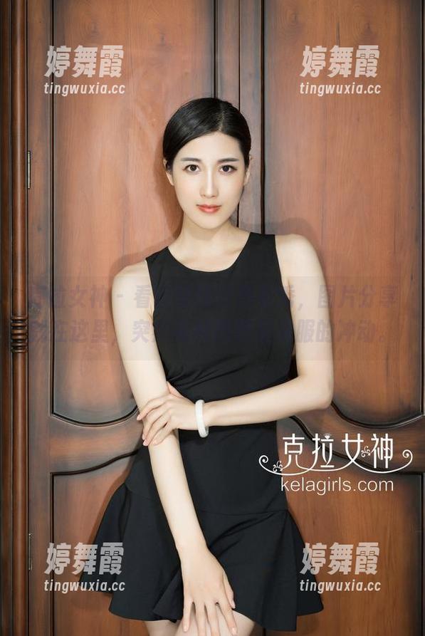 克拉女神-佳莹 克拉女神 - 看佳莹的连体衣秀,图片分享就在这里,突然有种想要借衣服的冲动。