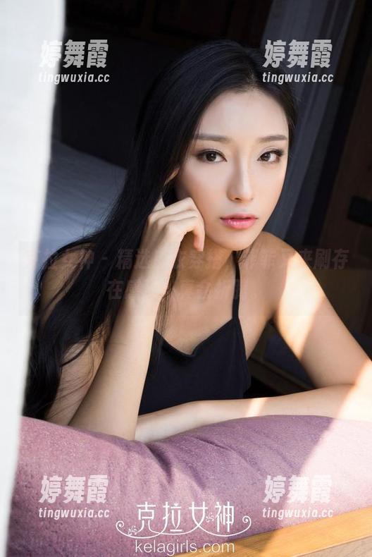 克拉女神 - 精选皮衣穿搭，菲菲又来刷存在感了，真会折腾。