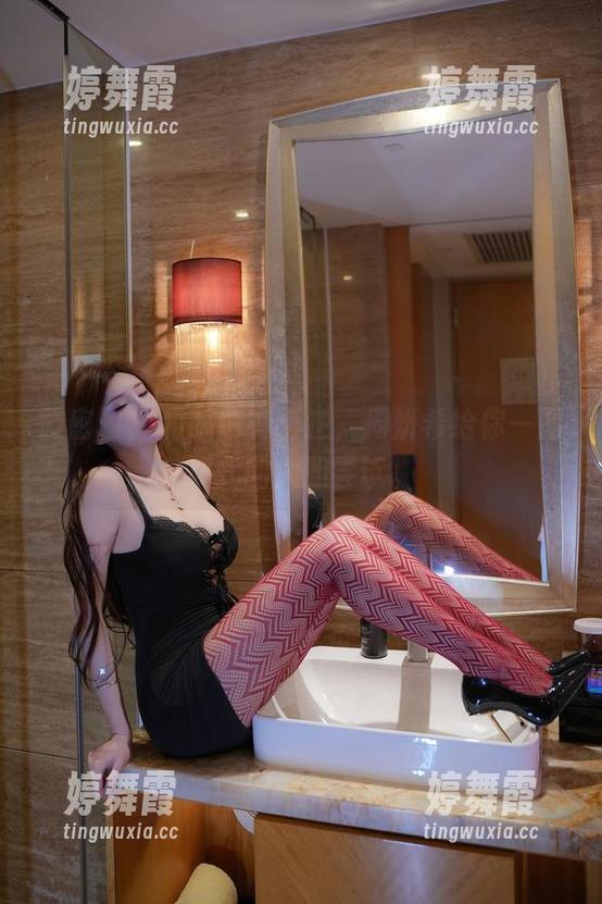 微密圈 - 和服也有叛逆，周妍希给你一图册式的大胆尝试。