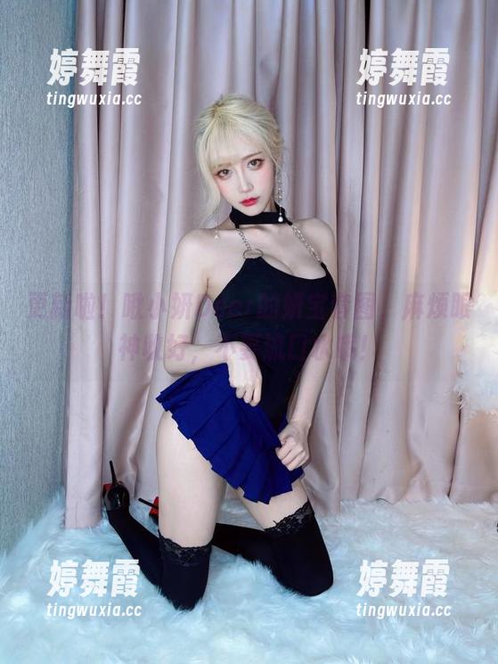更新啦！啾小妍Deer的妍宝套图，麻烦眼神收好，不要流口水哦！