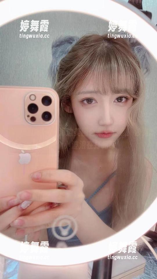 啾小妍Deer的海边美图合集，注意！沙滩上有个小波浪在打招呼