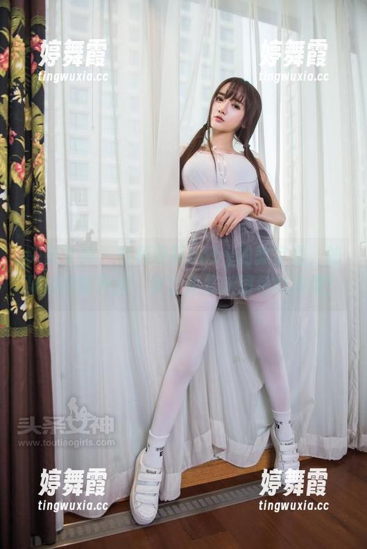 头条女神 - 在杨漫妮baby的教室里，如果知识能开挂，肯定是最新图包的效果！
