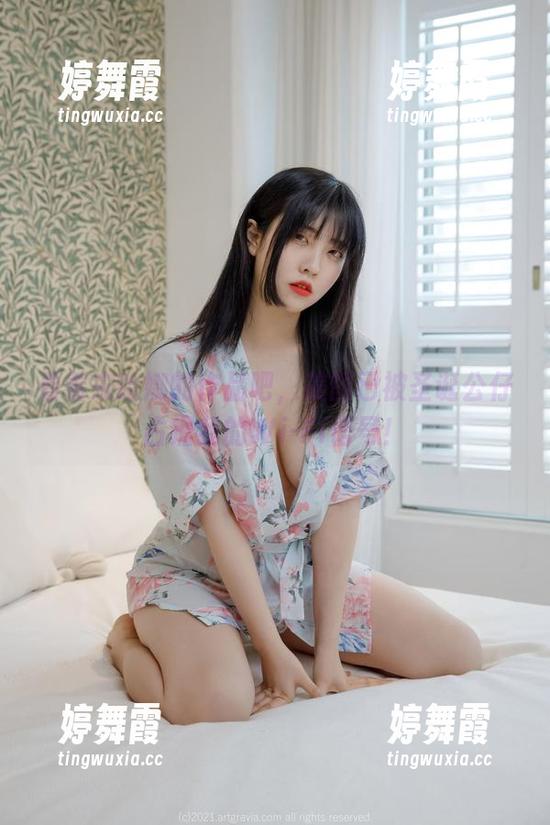 看看宋哈娜的作品吧，美图已被圣诞公仔占据我的Wi-Fi信号！