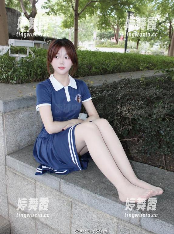 小众视觉 - 读取中……思思姐新出套装精选写真集，脑洞大开！