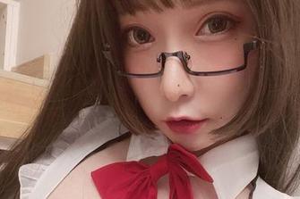 上个网盘,不知不觉被“小泉学姐吖”与学妹的作品抓住眼球。
