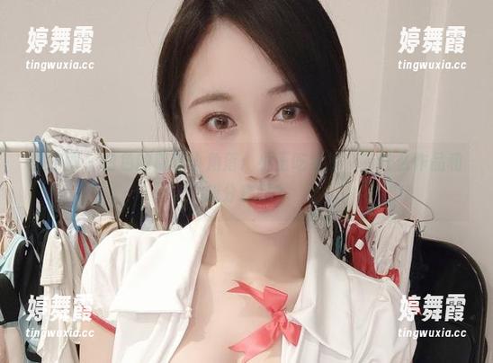 微密圈 - 白色的隐秘小角落：小玉吃果冻，有什么作品和我分享吗？