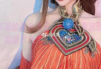 嶋葵和她的蓝色兔子，点击查看这张有趣的图片合集，你能忍住吗？