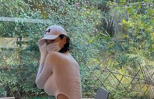 微密圈 - 左公子666泳装图包:水里游得比我掌握的泳姿还自然!