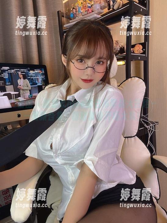 微密圈 - 张思允nice的白吊带袜大冒险——最新合集，随时准备开场大戏！