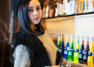 推女神 - 施忆佳Kitty酱带你“飞”到天台，最新套图更新，完全是心灵鸡汤