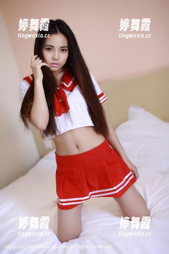 推女神 - 消费价值几何？图集分享，温心怡和她的“礼服”同样让我困惑。