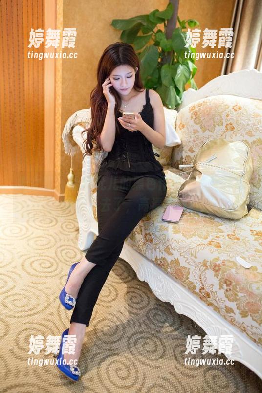 推女郎 - 看胡允儿的黑色作品，黑到我都快沉下去了，高清无敌！