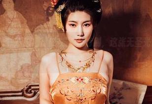 星澜是澜澜叫澜妹呀的驯服方式真是特别,这张无圣光图片值得反复琢磨。