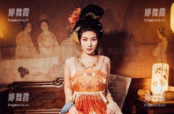 星澜是澜澜叫澜妹呀的驯服方式真是特别，这张无圣光图片值得反复琢磨。