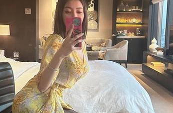 微密圈 - 这些高清照片,果儿Victoria的翘臀竟然让我想起了某种水果,哈哈,好奇!