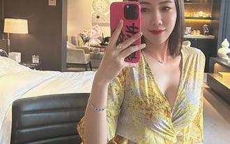 微密圈 - 在线关注果儿Victoria,瞧这红红火火的图集,火得我快晕了。