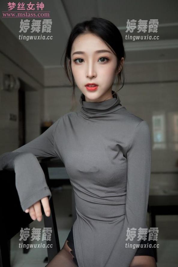 梦丝女神 - 别眨眼，花月舞的日常套图刚刚上线，分享满满都是惬意！