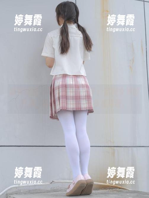 森萝财团-卉子 森萝财团 - 不要低头,卉子:定制女神的作品,轻轻松松让人想多看两眼。