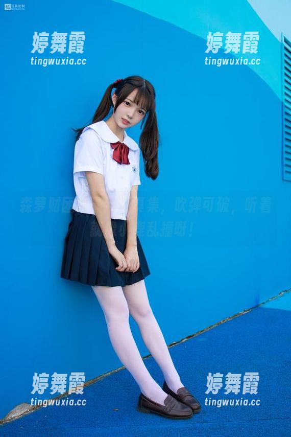 森萝财团的最新写真集，吹弹可破，听着就像小鹿乱撞呀！